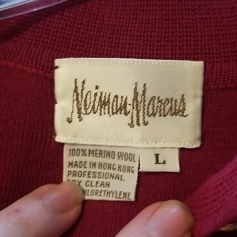 Neiman Marcus maroon sweater - Picture 4 of 7